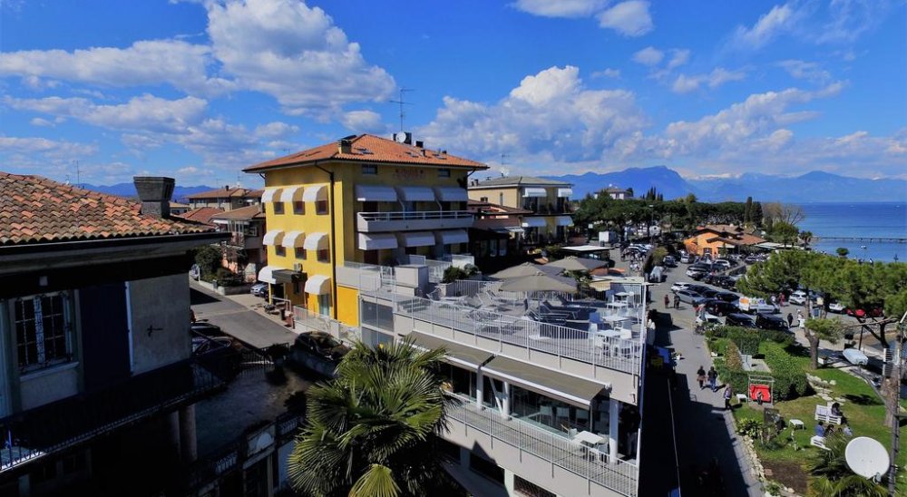 slideshow image